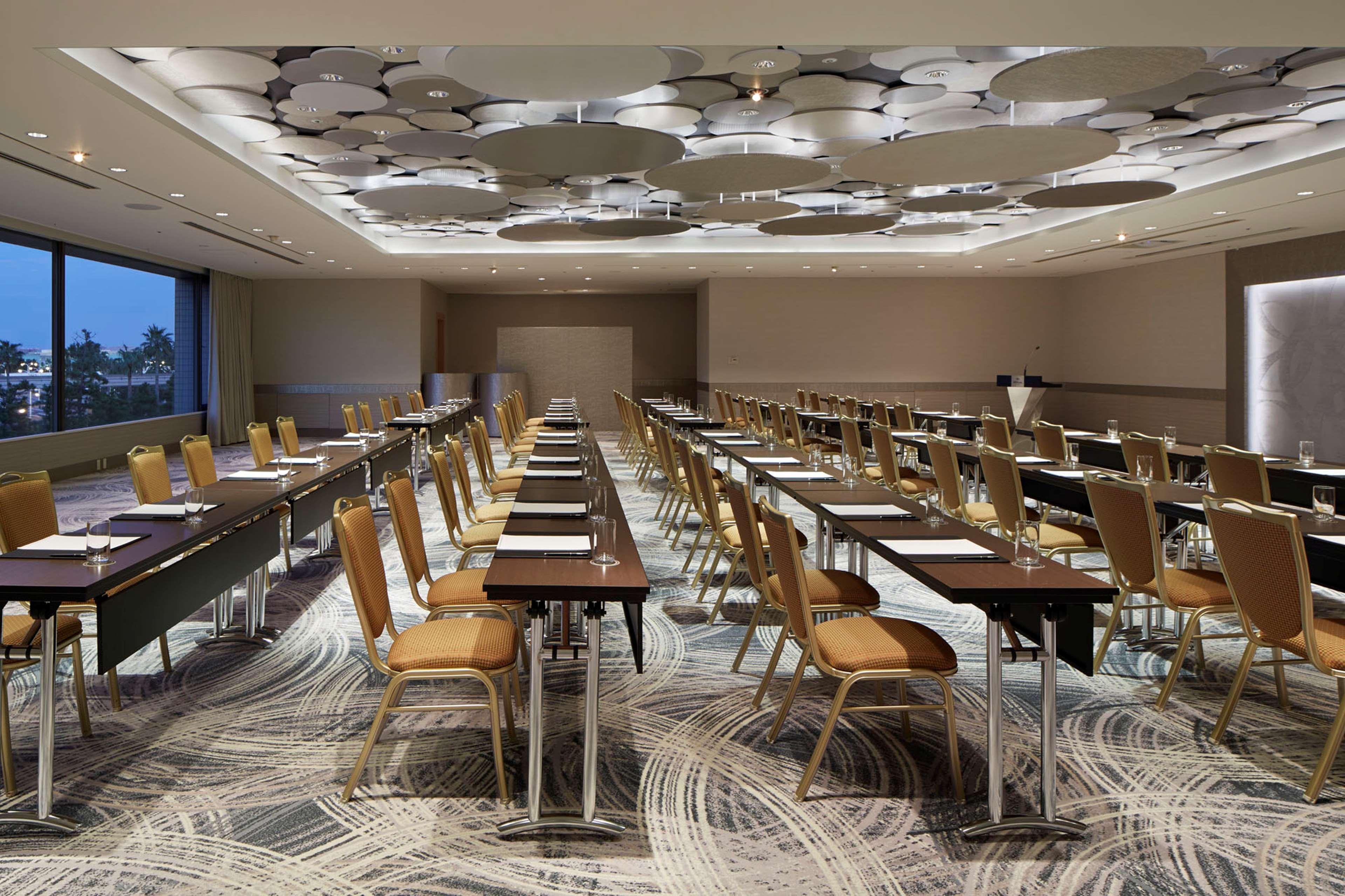 Hilton Tokyo Bay Hotel Urayasu Eksteriør billede